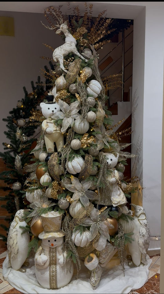 Brad de inchiriat 240cm cu figurine